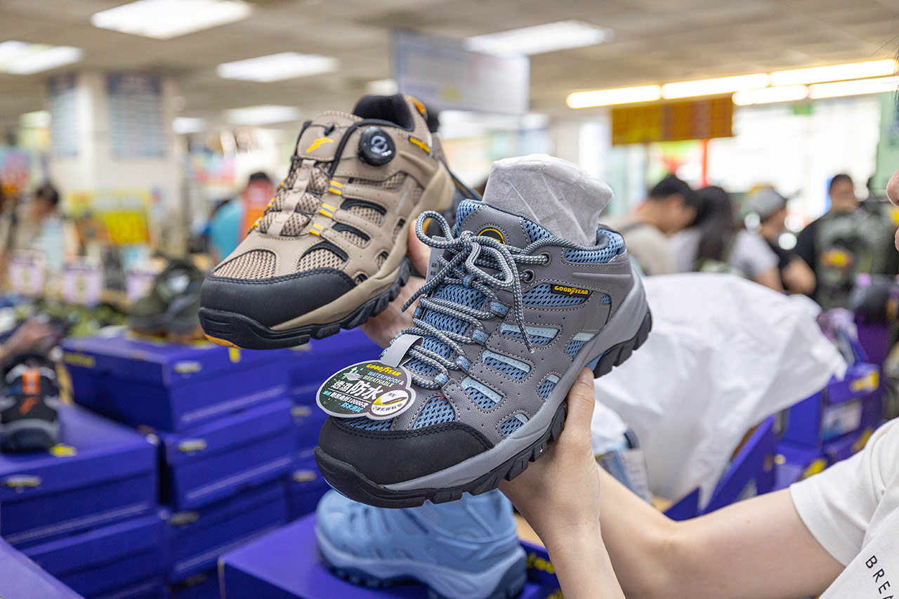 美力運動世界-大台北特賣會｜2025盛夏狂歡季台北鞋子特賣會，買一送一滿千送百，前30名早鳥再享7折，卡通童鞋、運動鞋、工作鞋松山區特賣會大放送