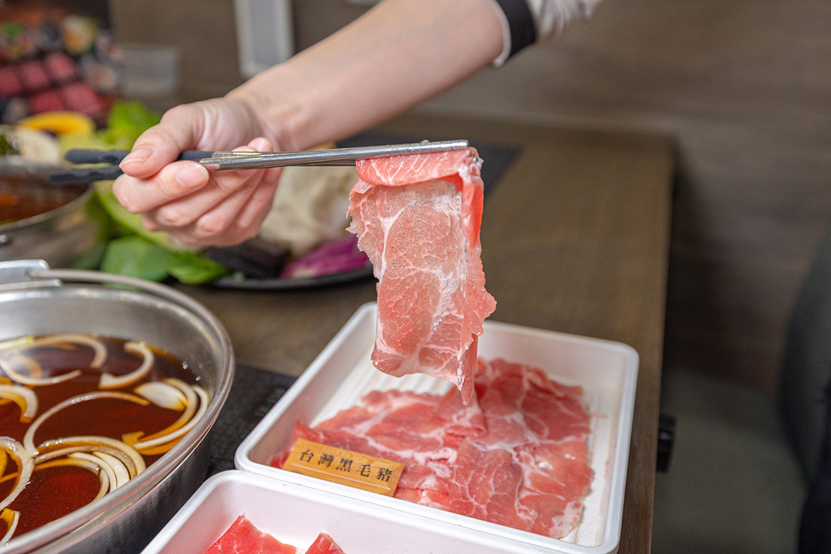 鬥牛士二鍋台中文心店