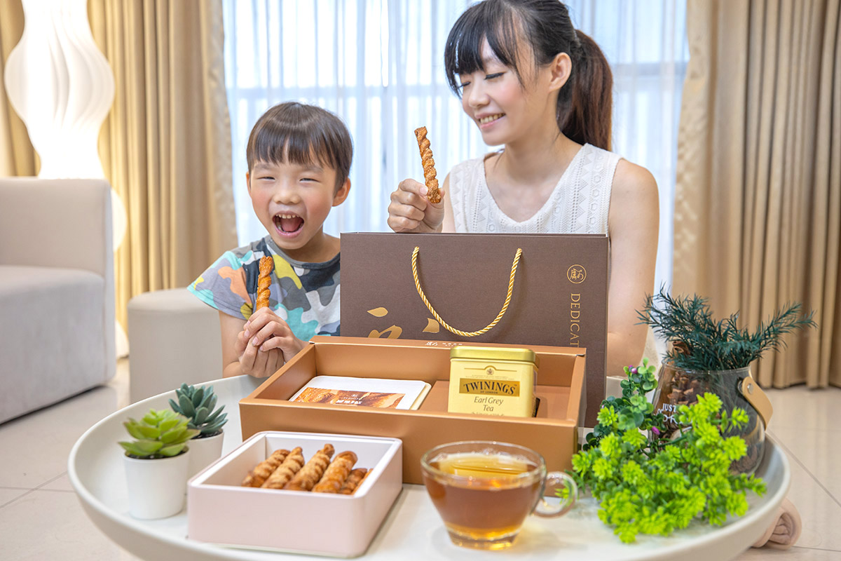 中秋節禮盒｜獻烘焙「金月雙享唐寧茶禮盒」