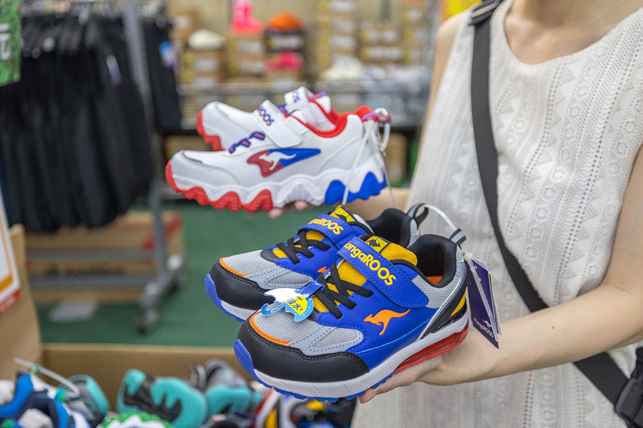 美力運動世界台中中清特賣會報到!全館下殺1折起童鞋、運動鞋、工作鞋都超便宜,前30名早鳥再享7折,還有超多買一送一活動!大雅鞋子特賣會來啦~ 美力運動世界台中中清特賣會報到!全館下殺1折起童鞋、運動鞋、工作鞋都超便宜,前30名早鳥再享7折,還有超多買一送一活動!大雅鞋子特賣會來啦~