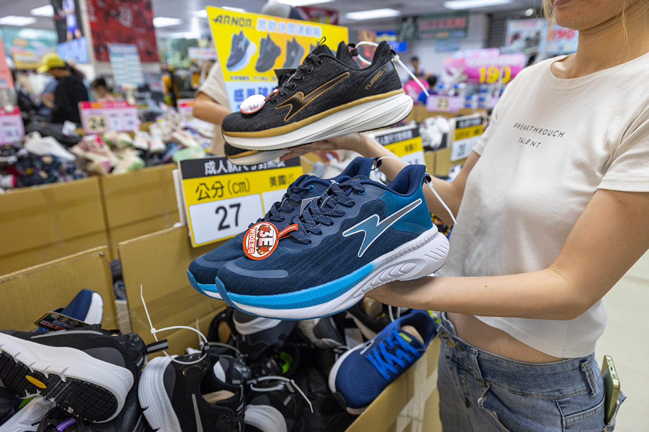 美力運動世界-大台北特賣會｜2025盛夏狂歡季台北鞋子特賣會，買一送一滿千送百，前30名早鳥再享7折，卡通童鞋、運動鞋、工作鞋松山區特賣會大放送