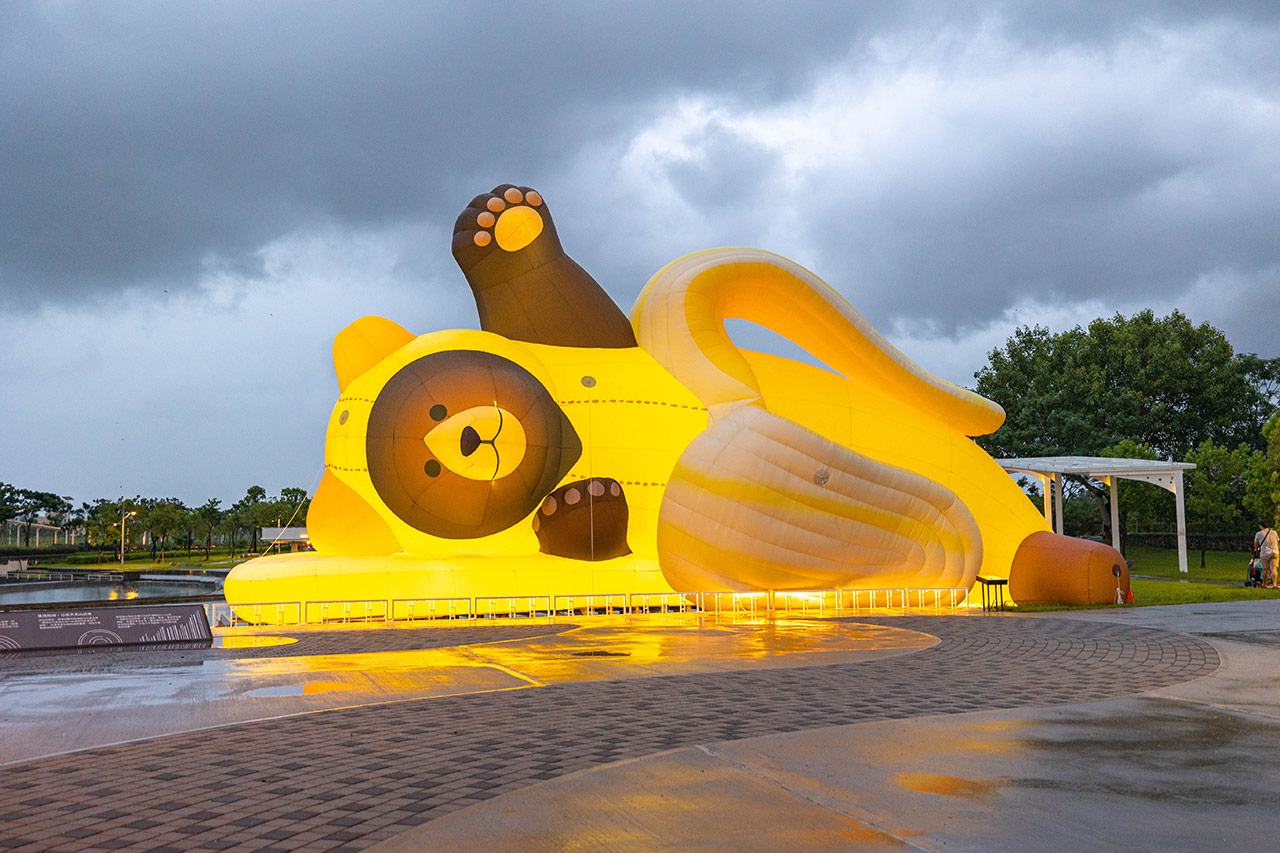 2025屏東夏日嘉年華免費入園｜童話冰宮｜狂歡遊樂園海盜船、瘋狂蛋糕，氣墊城堡、夏日兜風樂園賽車｜夏日遊園｜屏東夏日派對活動推薦