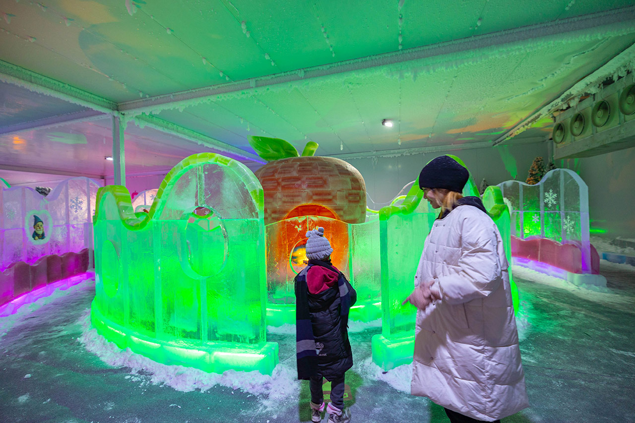 2025屏東夏日嘉年華免費入園｜童話冰宮｜狂歡遊樂園海盜船、瘋狂蛋糕，氣墊城堡、夏日兜風樂園賽車｜夏日遊園｜屏東夏日派對活動推薦